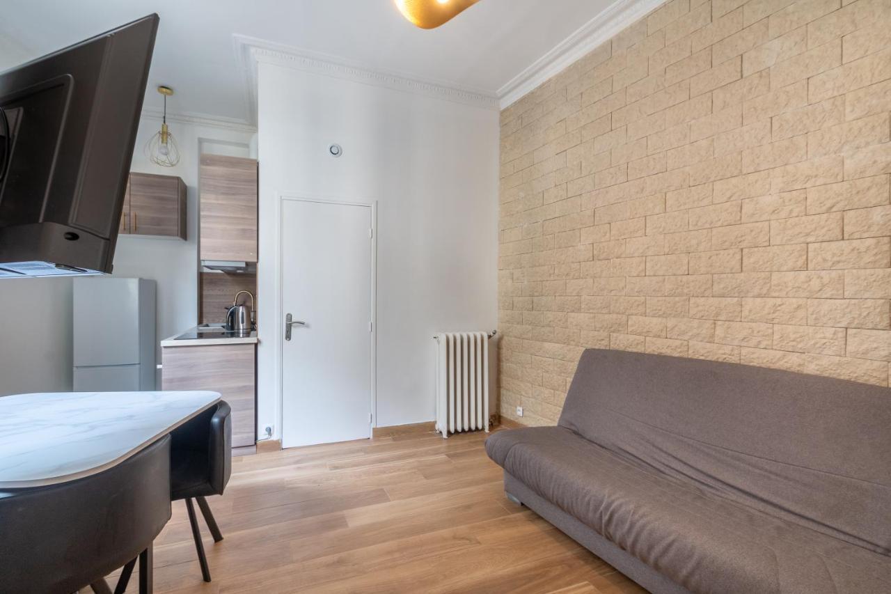 Appartement Metro Alexandre Dumas Paris Exterior photo