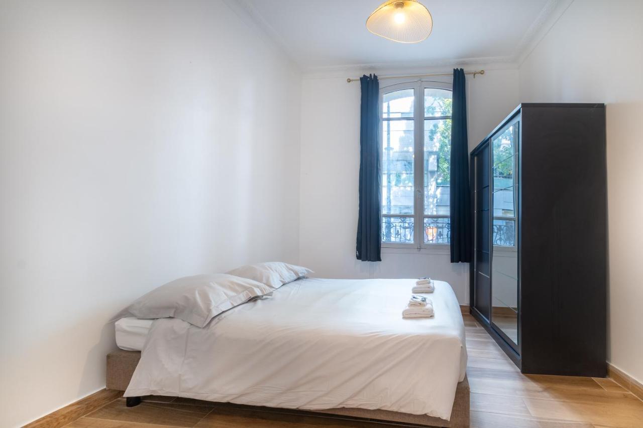 Appartement Metro Alexandre Dumas Paris Exterior photo