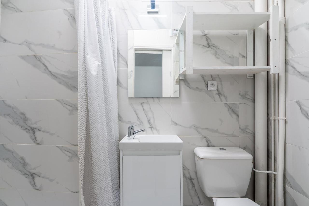 Appartement Metro Alexandre Dumas Paris Exterior photo