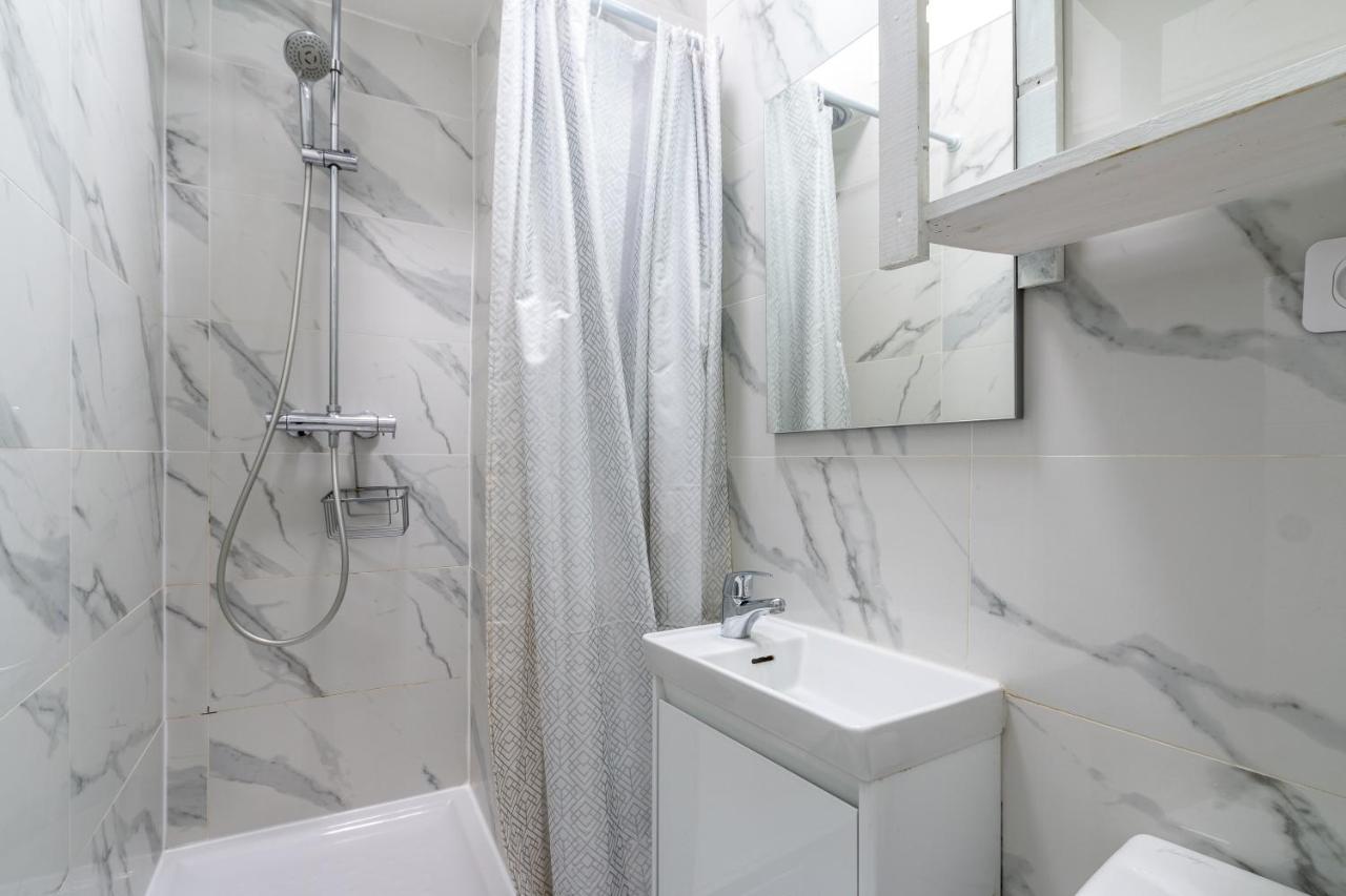 Appartement Metro Alexandre Dumas Paris Exterior photo